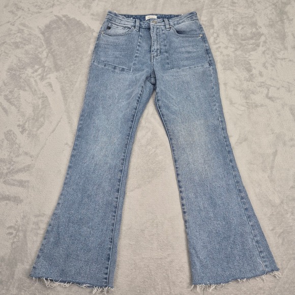 KanCan Petite 3 (28) Hawthorne Jeans Light Wash Flare Raw Hem Patch Pocket Short - Picture 2 of 11